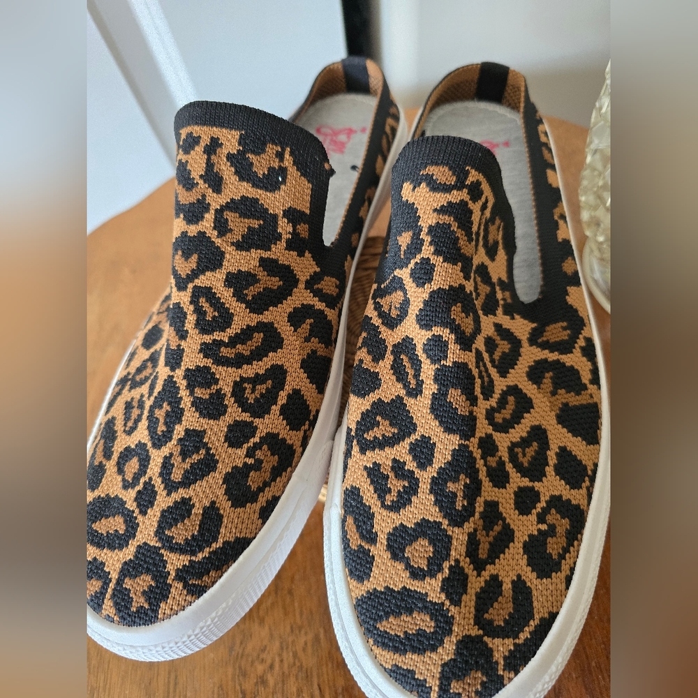 JellyPop Leopard Print Slip On Size 9.5 NEW